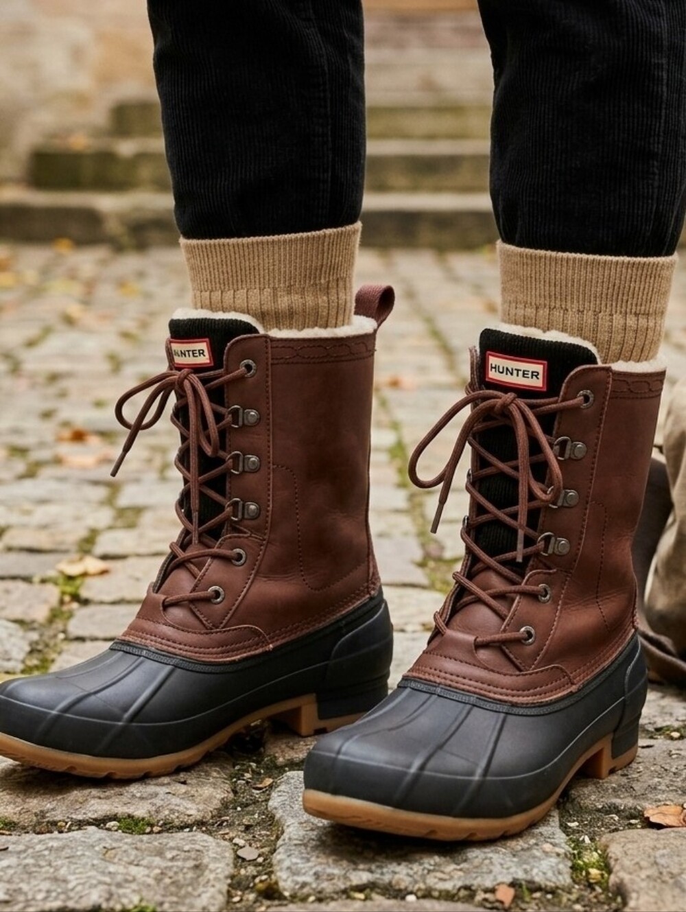 Hunter Winter Lace-Up Leather Rubber Duck Boots In Brown/Navy - 9